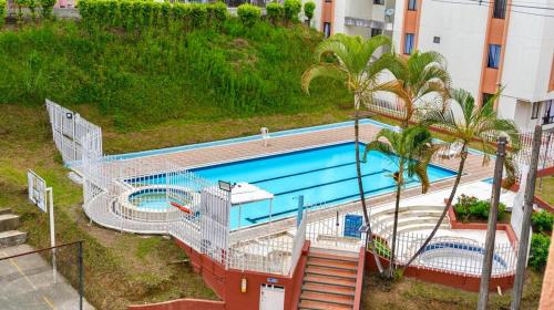 Apartamento amplio con Piscina cerca al Aeropuerto Matecaña de Pereira