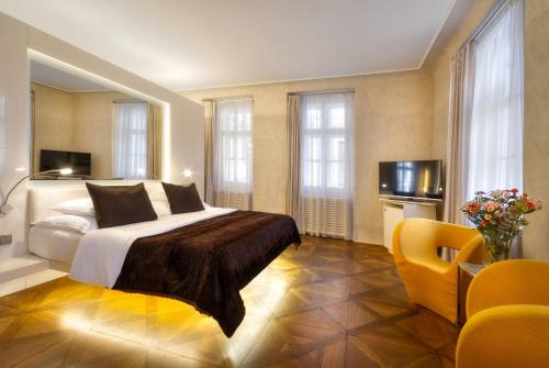 room detail thumbnail 0