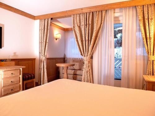 room detail thumbnail 0