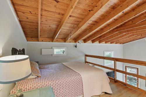 The Artful Bungalow with Loft home - image 12
