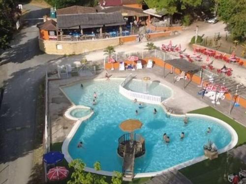 Mobil-home confortable avec terrasse pour 6 personnes - API-1-52-647 in La Cassagne