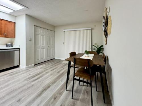 WiFi - Pet Friendly - Laundry - Short - Long Term in Safety Harbor