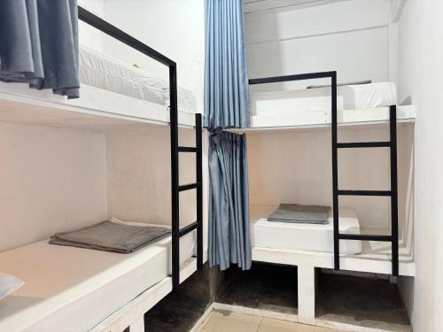 1 twin bed