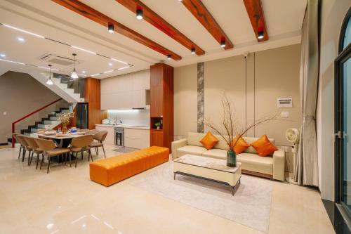 Luxury 4BR Corner Villa Private Pool & BBQ Da Nang in Da Nang — photo 4
