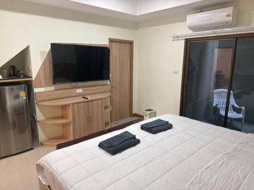 room detail thumbnail 2