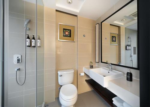 room detail thumbnail 2