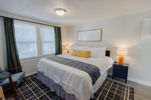 Centrally Located King Bed Midtown Liberty 2695 UP – khách sạn tại Đông Memphis