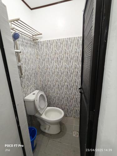 CristoRey Capas Tarlac GuestHaws R205 in Capas