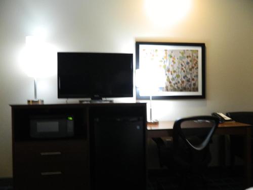 Brookstone Lodge & Suites in Algona