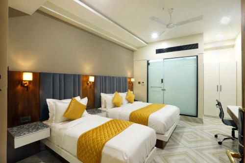HOTEL BREEZE BAYex bkc in Bandra Kurla Complex