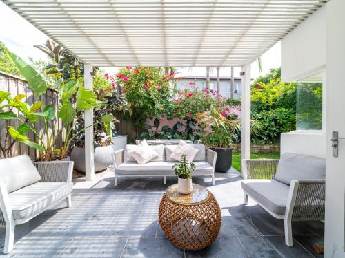 Facilities, Calm Coastal 4BR Vaucluse Home for 10 with Garage in Watsons Bay