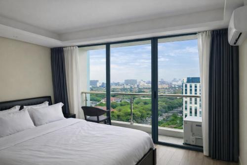 LCONDOTEL Imperial Plaza Residences