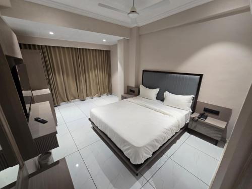 Ankleshwar Hotel Shivalik inn 3-Star Hotel room