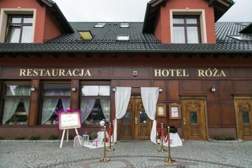 Ieeja, Hotel Róża (Hotel Roza) in Kamieniec Wrocławski