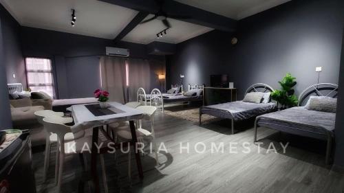 KAY'SURIA HOMESTAY in Bandar Tasik Puteri