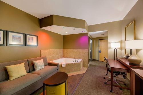 Comfort Suites El Paso West - image 12
