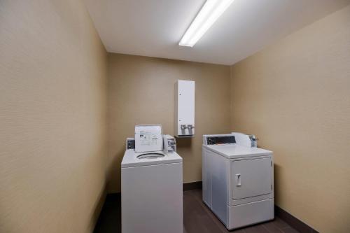 Comfort Suites El Paso West - image 10