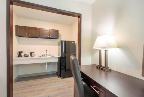 Econolodge - image 11