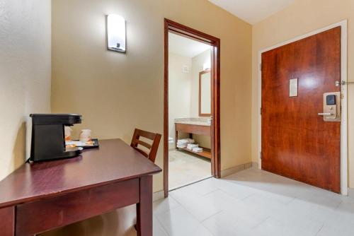 Comfort Inn & Suites in Michigan City, USA