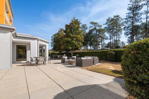 Holiday Inn Express Tifton an IHG Hotel - image 8
