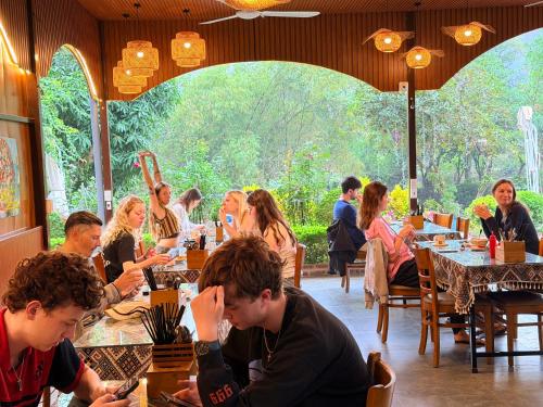 Forest Sunset hostel in Ninh Bình