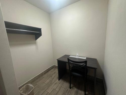 Budget Inn - St. Petersburg in St Petersburg, USA