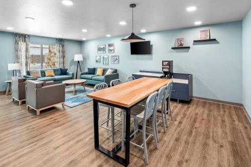 Woodspring Suites Santee - San Diego Northeast - Santee, CA