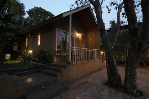 Cape Nirvana, Backwater & Pool villa in Shirkoli