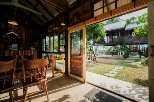 수코타이 Shine Villa Sukhothai 5성급 게스트하우스 레스토랑