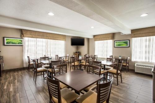 Quality Inn Kansas City International Airport, Kansas City (fotografie 8)