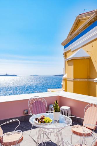 Villa Selena - 1830s Art-House Suites in Vaporia, 50m from Asteria Beach - Andros Villa Selena - 1830s Art-House Suites in Vaporia, 50m from Asteria Beach - Andros