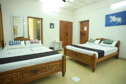 Hotel Madurai Comforts in Thiruparangundram