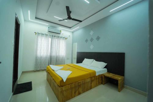 3 bedrooms, 4 beds