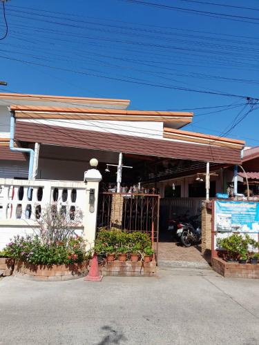 Exterior view of Songsirawit dormitory room3