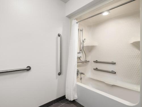 Holiday Inn Express Murfreesboro Central an IHG Hotel - image 14