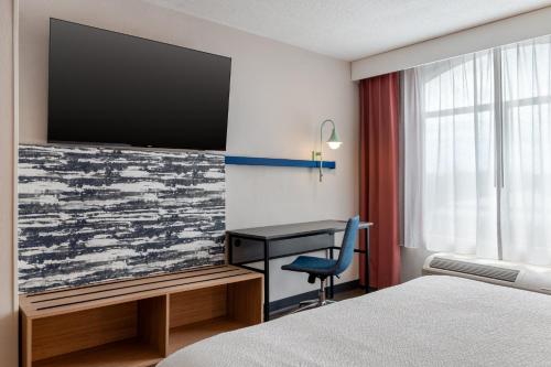 Holiday Inn Express Murfreesboro Central an IHG Hotel - image 7