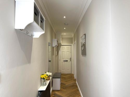 Modern 3-Bed Flat Prime Falkirk Location in Falkirk