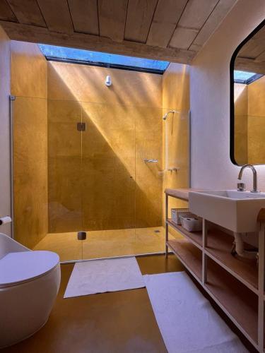 Bathroom, Casa Bike Campos do jordao in Parque Rancho Alegre