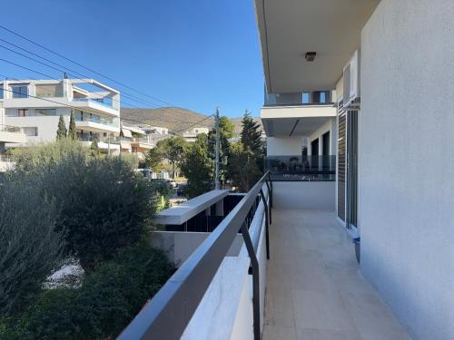 Charming Flat in Glyfada Center - Tap to explore photos
