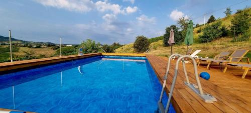Peldbaseins, Residenza Rosmarino CASA GUARNONE in Mornico Losana