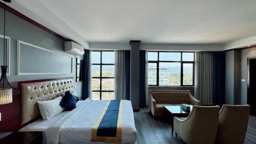 room detail thumbnail 1