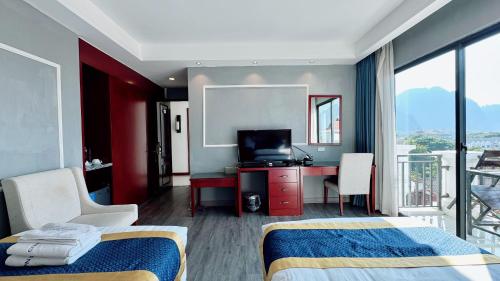 room detail thumbnail 1