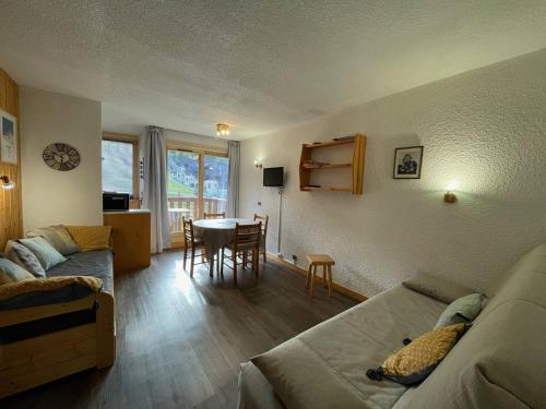 Valmorel: Apt Ski aux Pieds, 4 pers, Balcon - FR-1-356-496