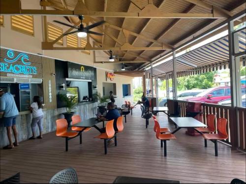 Sea Foam Villa - Buccoo - Lovely 3 BR, Fully AC in Betela