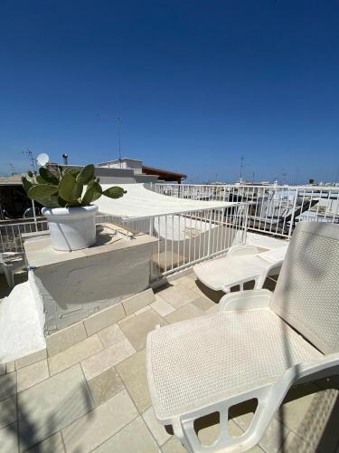 White House Flats & Studios in Ostuni