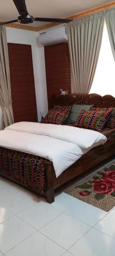 Sunset Banana Beach Resort in แพรมแพรม