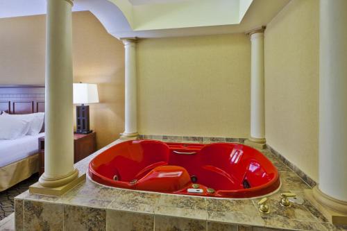 Holiday Inn Express Hotel & Suites - Belleville Area an IHG Hotel - image 11