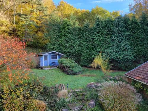 สวน, Rez-de-jardin en lisière de forêt (Rez-de-jardin en lisiere de foret) in แซ็ง-เด-เด-โวฌ