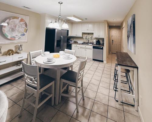 3 Bedroom Townhouse Near SGMC & Downtown Sleeps 10 in 華爾多斯塔
