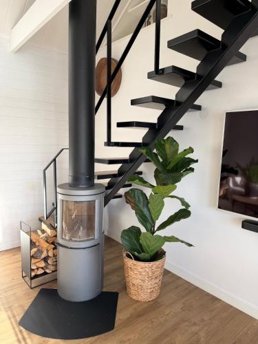 Charming waterfront house in Mosshed